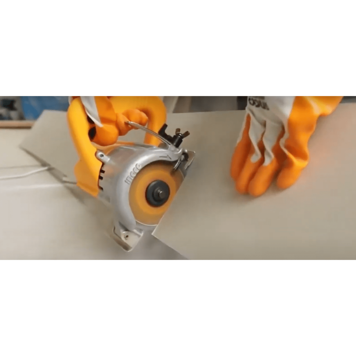 Cortadora De Marmol 1400W Cuchilla De 4.3"X0.78" Capacidad De Corte 1.3" INGCO Umc14008 - MARKEMSTORE - Sierras