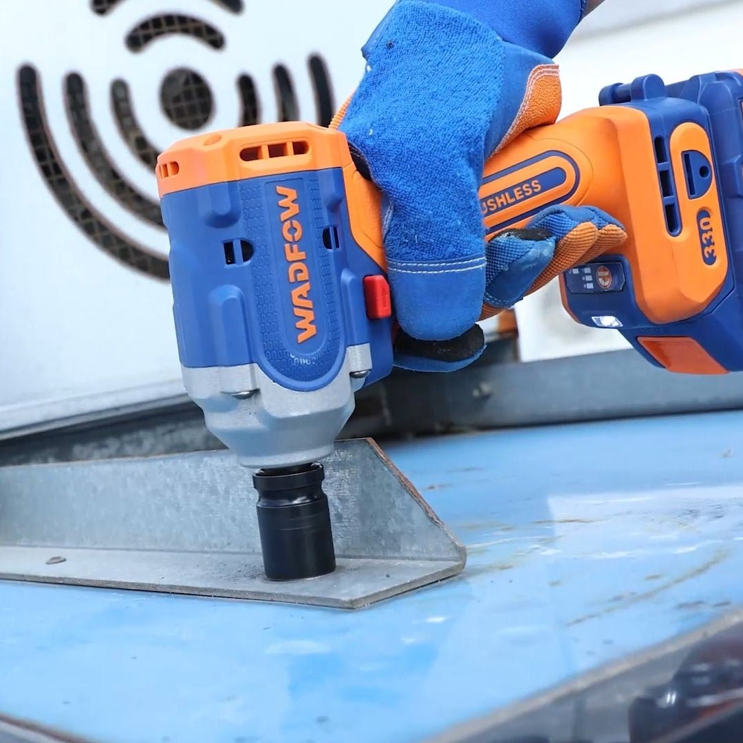 Llave De Impacto Inalámbrica 20V 1/2" 2 Baterías y cargador WADFOW UWCD1B33 - MARKEMSTORE - Llave de Impacto