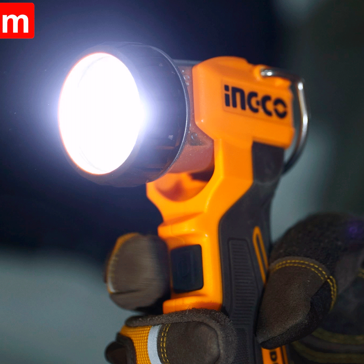 Lámpara Portátil LED 20V INGCO 450 Lúmenes 2 Modos Gancho Metal Ángulo 120° CWLI2058 - MARKEMSTORE - Linternas