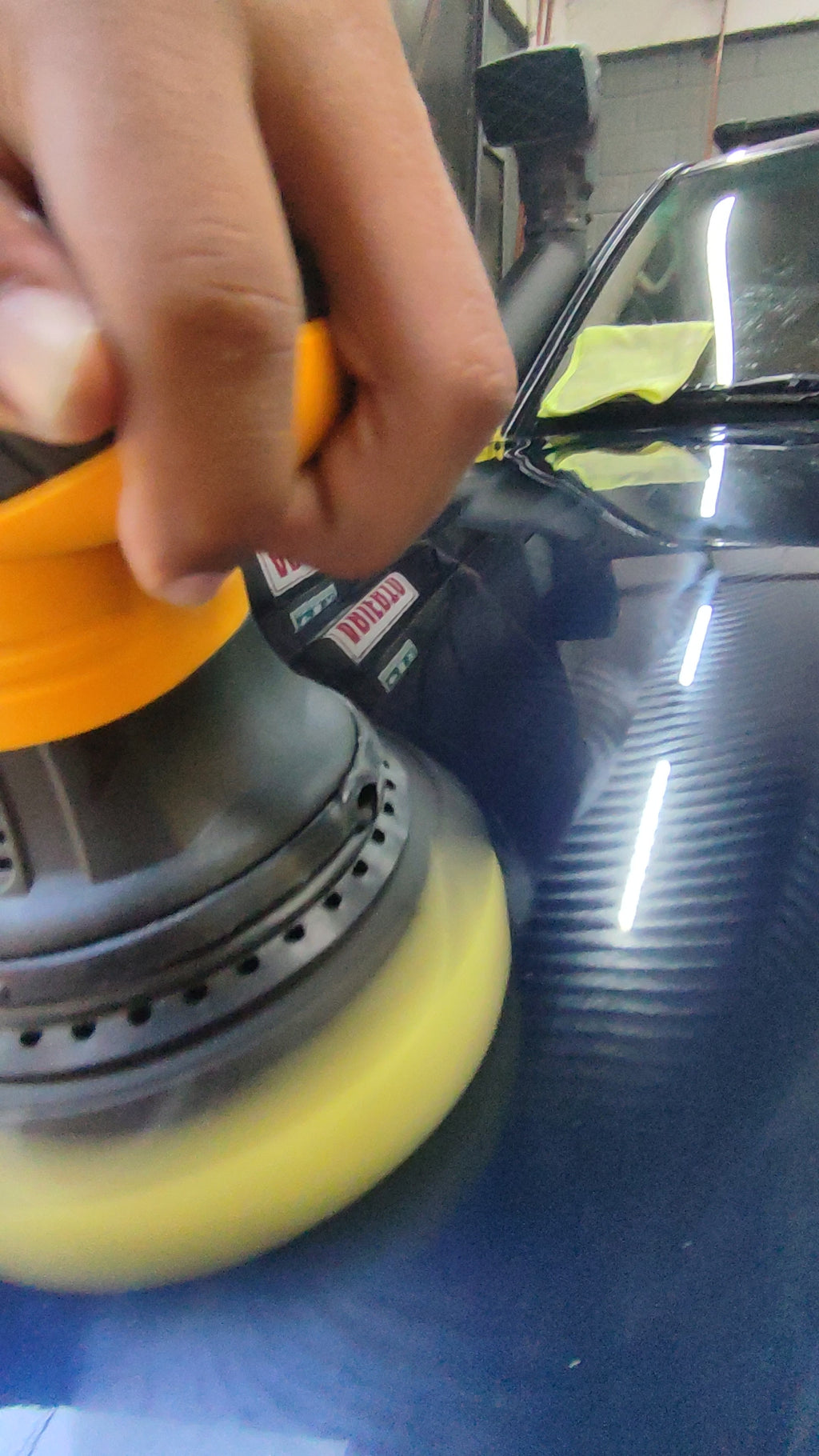 Polichadora Inalambrica 20v INGCO APLI2002 - MARKEMSTORE - Polichadora